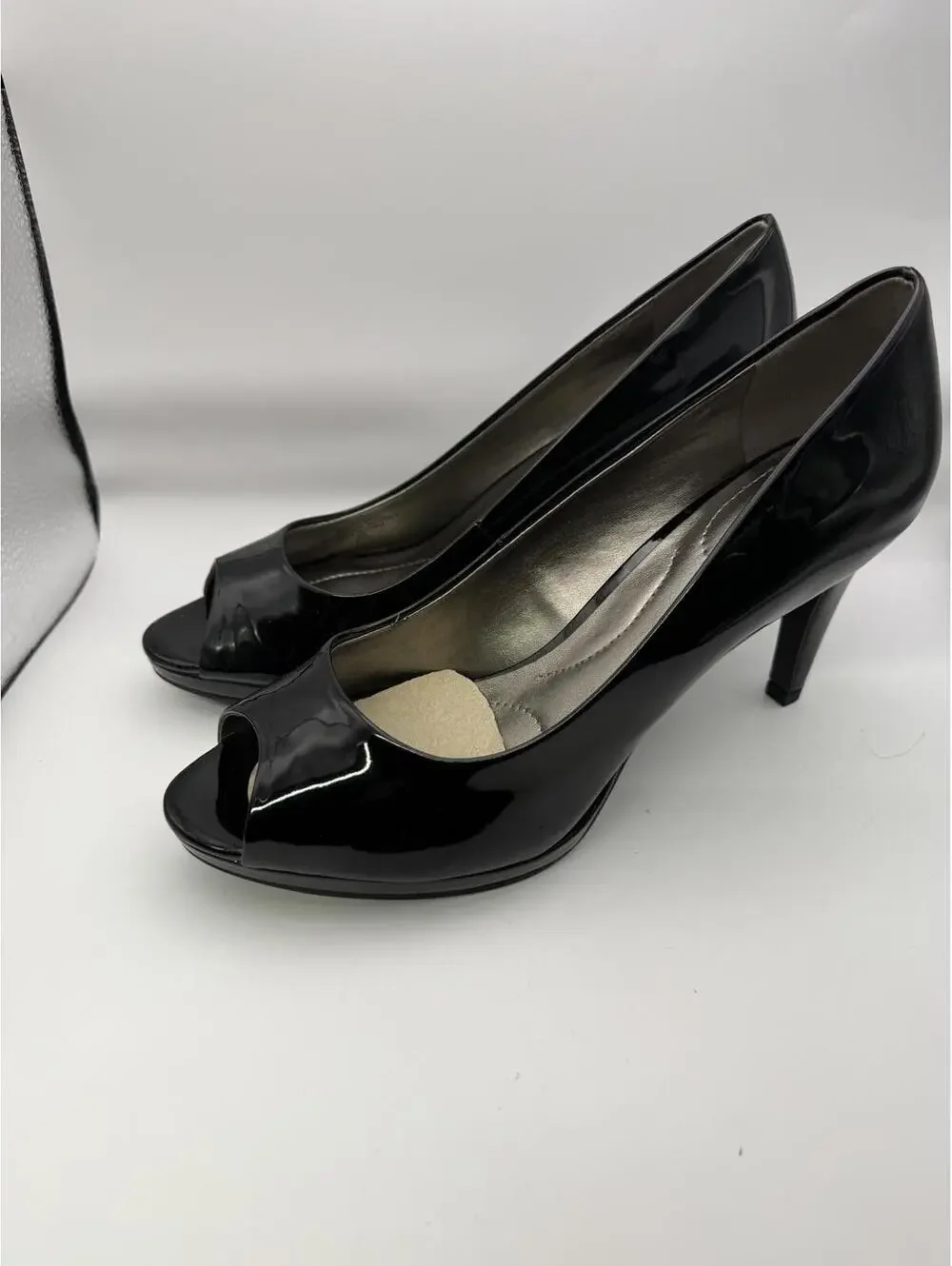 Bandolino Rainaa Black Patent Leather Peep Toe High Heels 8.5